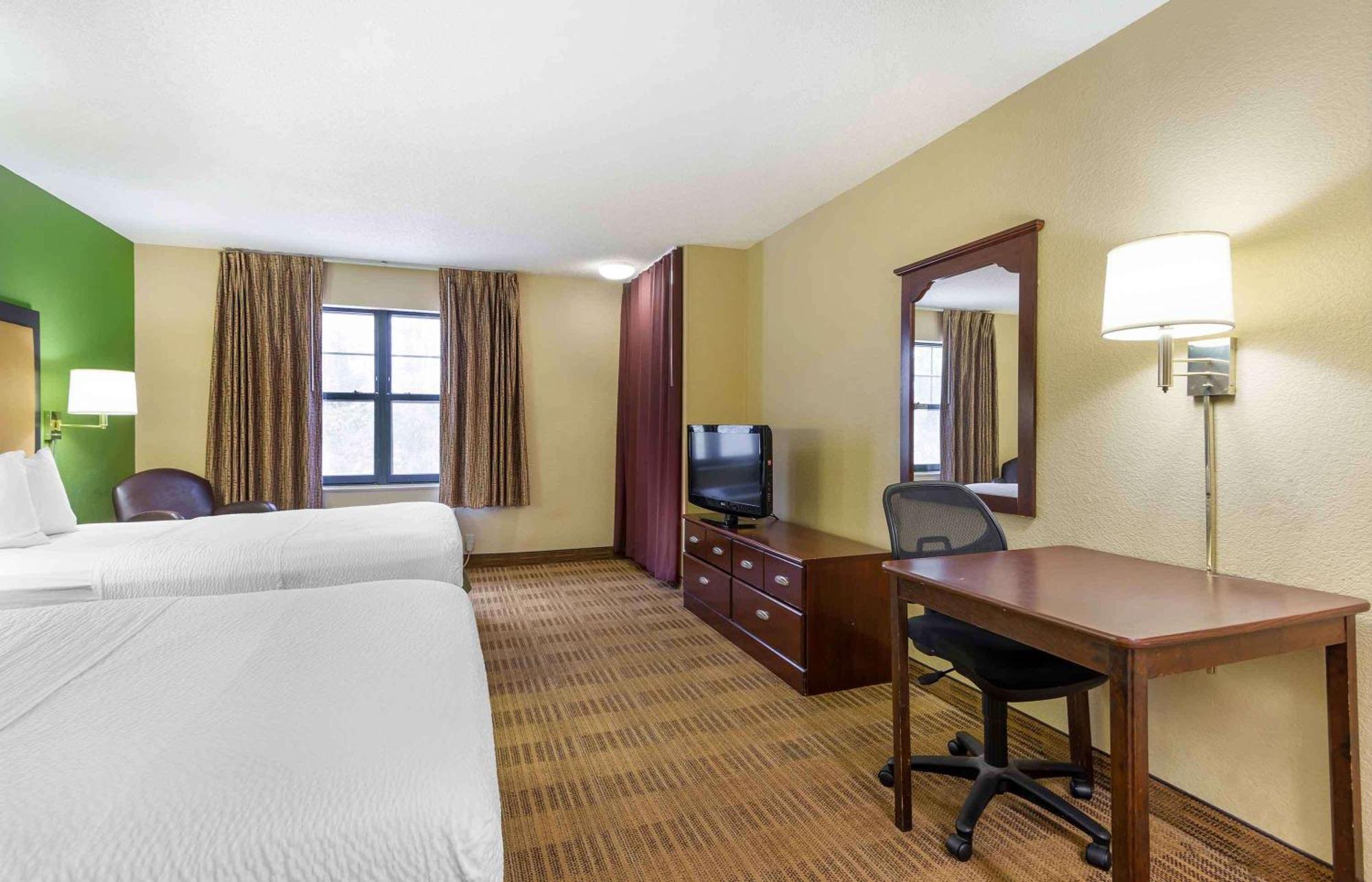 Suburban Studios Columbus Bradley Park Екстериор снимка