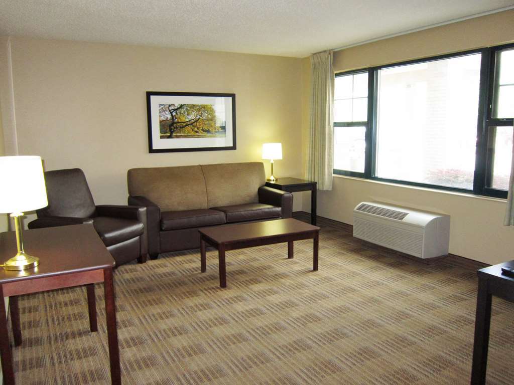 Suburban Studios Columbus Bradley Park Стая снимка