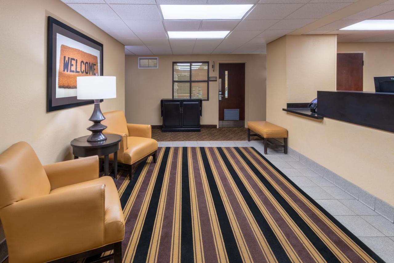 Suburban Studios Columbus Bradley Park Екстериор снимка