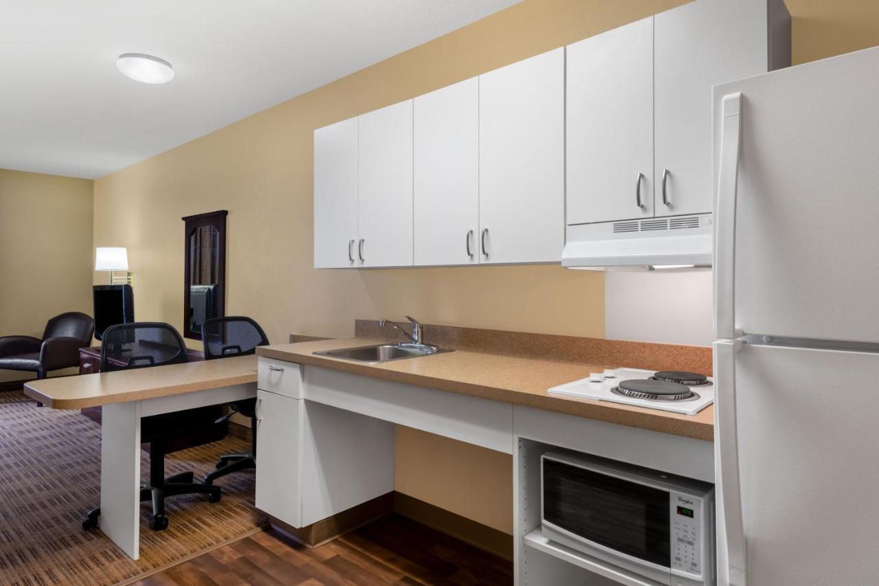 Suburban Studios Columbus Bradley Park Екстериор снимка