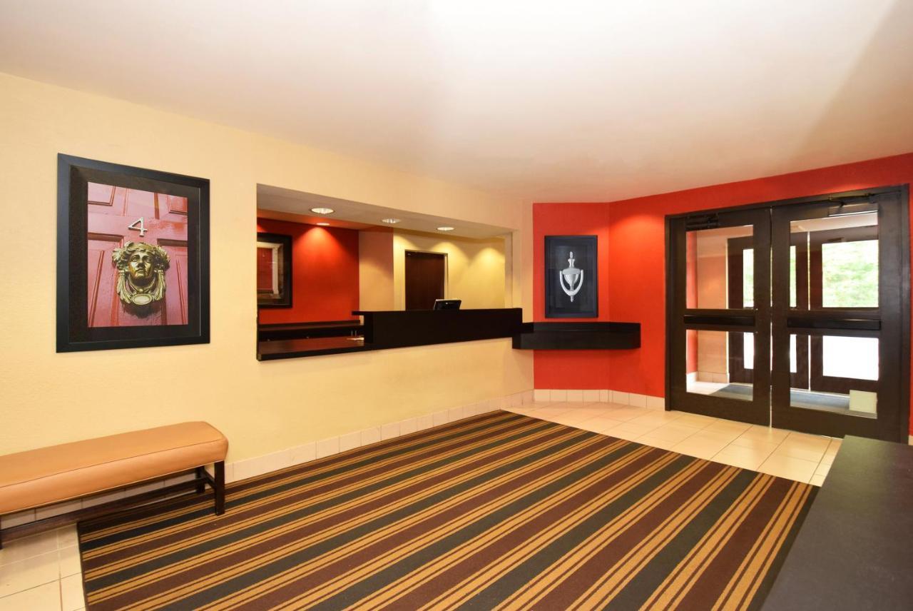 Suburban Studios Columbus Bradley Park Екстериор снимка
