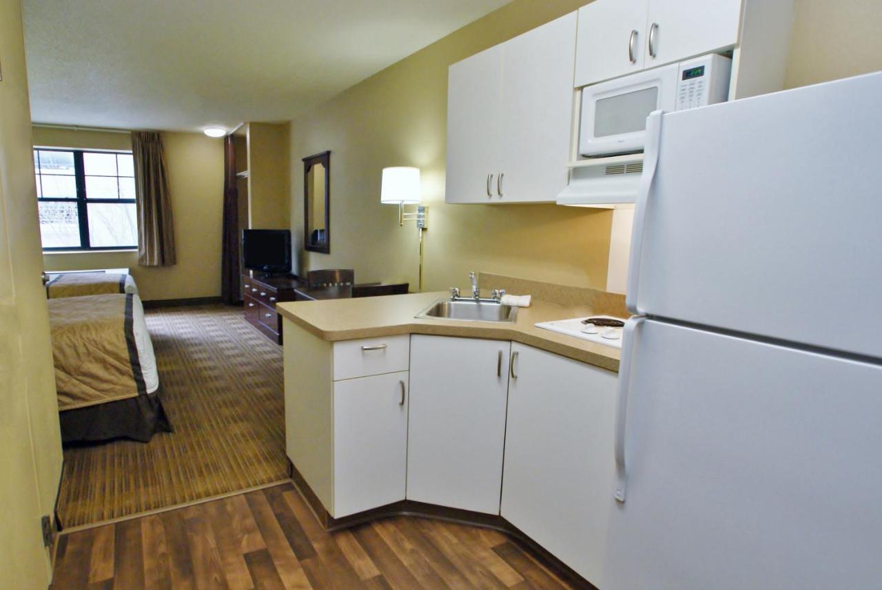 Suburban Studios Columbus Bradley Park Екстериор снимка