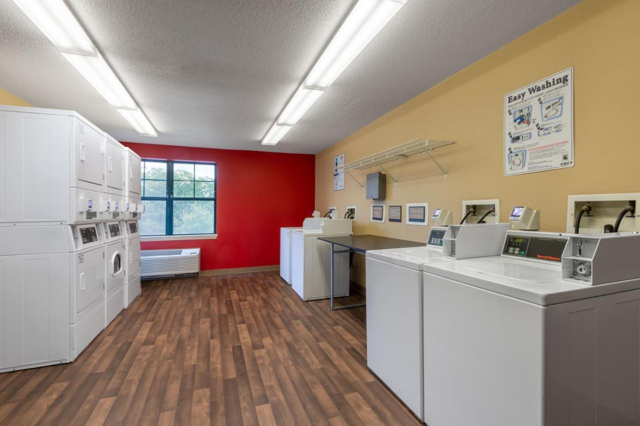 Suburban Studios Columbus Bradley Park Екстериор снимка